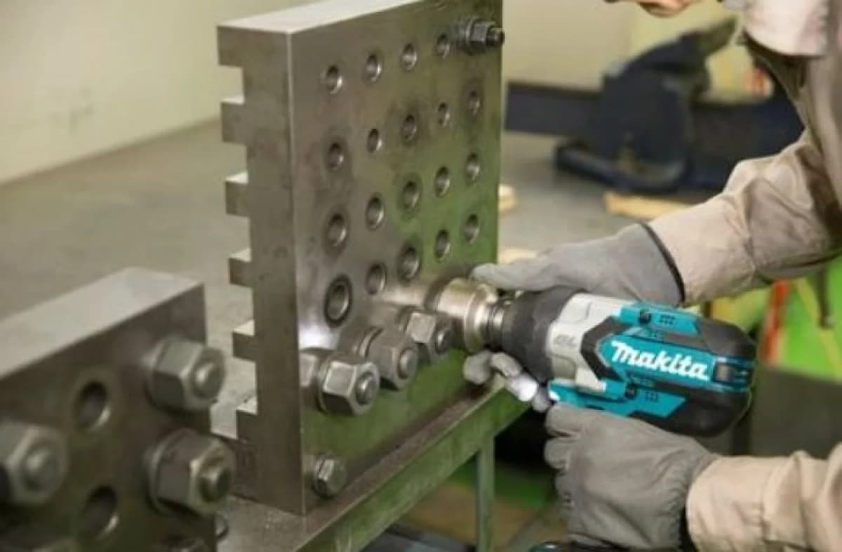 Makita DDF451Z 18V Li-Ion Accu Boor-/schroefmachine Body thumbnail 2