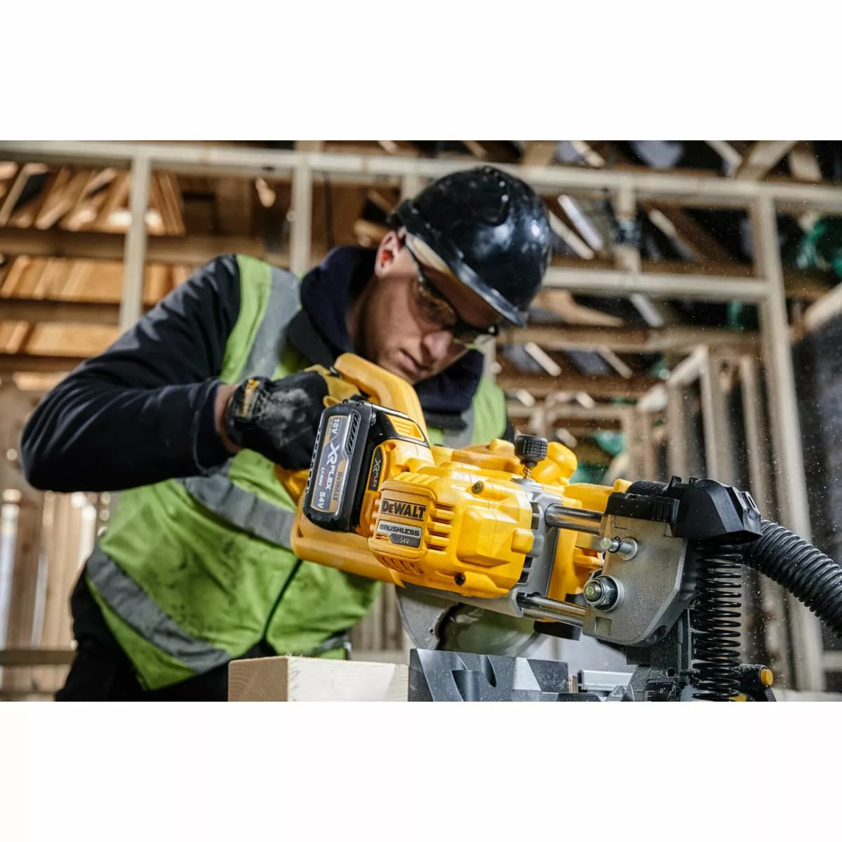 DeWALT DCS777N 54V XR FlexVolt Li-Ion Accu Afkort- En Verstekzaagmachine Body - 216 X 30mm - Koolborstelloos thumbnail 4