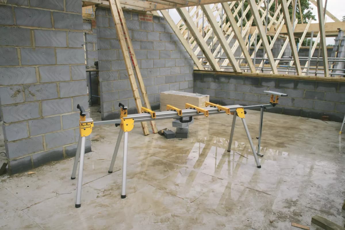 DeWALT DE7023 Universeel Onderstel Voor Afkort- En Verstekzagen thumbnail 3