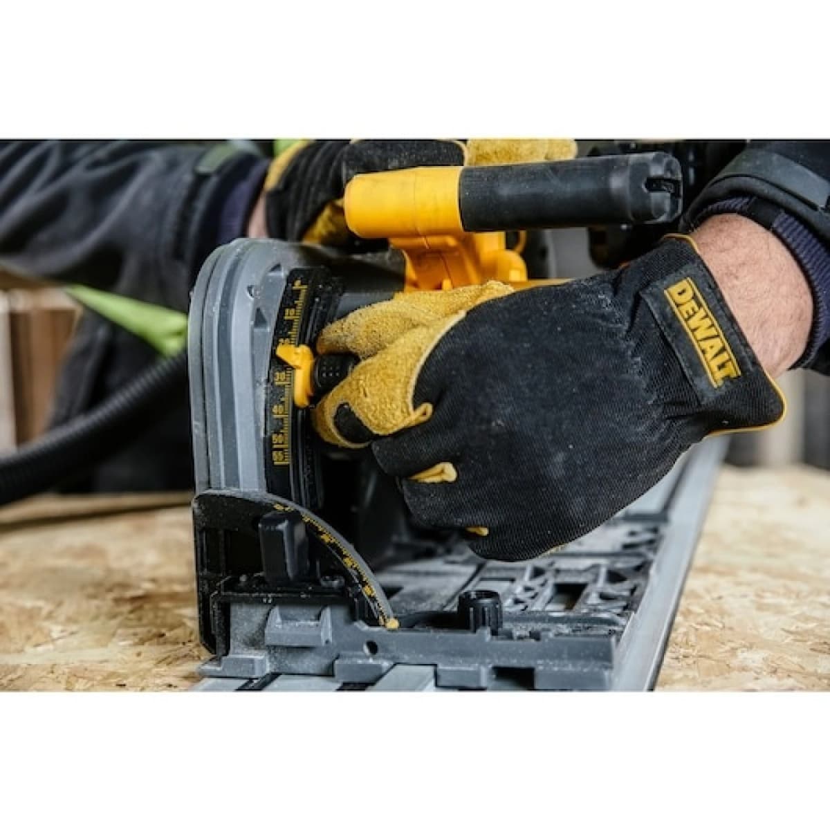 DeWALT DCS520T2R 54V Li-ion XR FlexVolt Accu Invalzaag Incl. Geleiderail Set (2x 6.0Ah) In TSTAK - Snelwissel - Koolborstelloos thumbnail 3