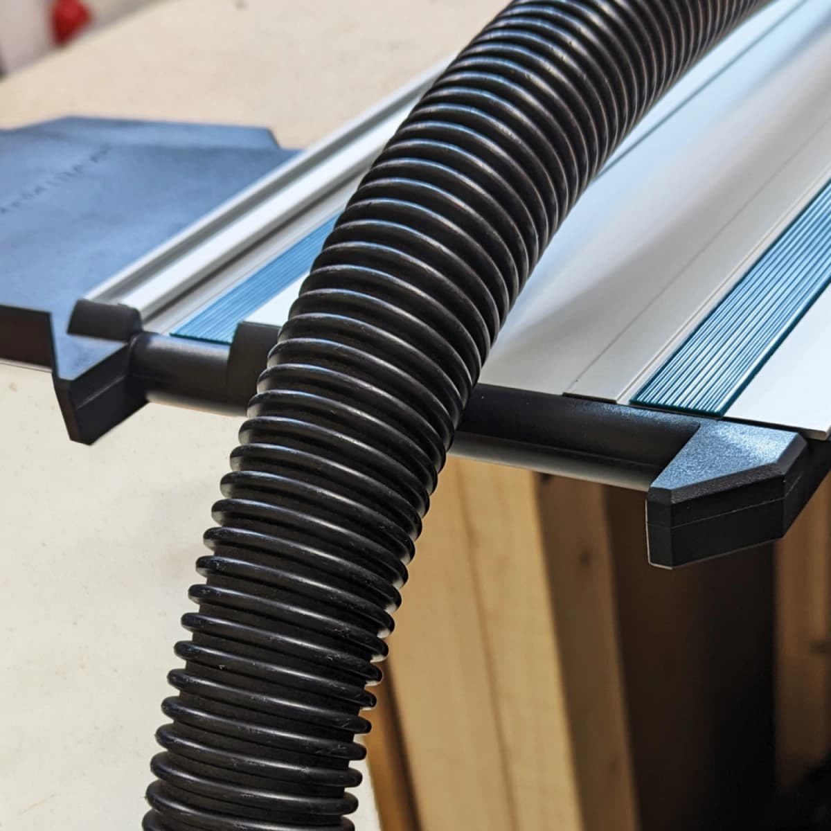 StealthMounts TSS-L-MK-1 XL Baanzaagvierkant Voor Makita Geleiderails - 90 Graden thumbnail 3