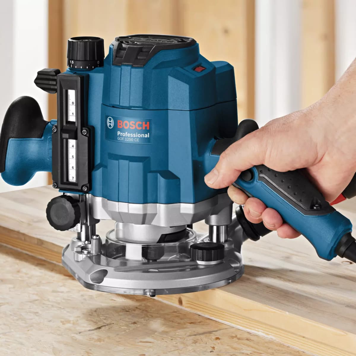 Bosch GOF 1250 CE Professional Bovenfrees - 1250W - 6-8mm thumbnail 4
