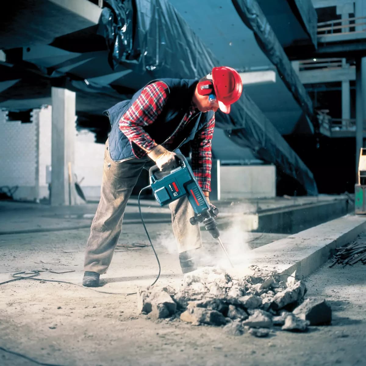 Bosch GSH 11 E SDS-max Breekhamer In Koffer - 1500W - 16,8J thumbnail 3