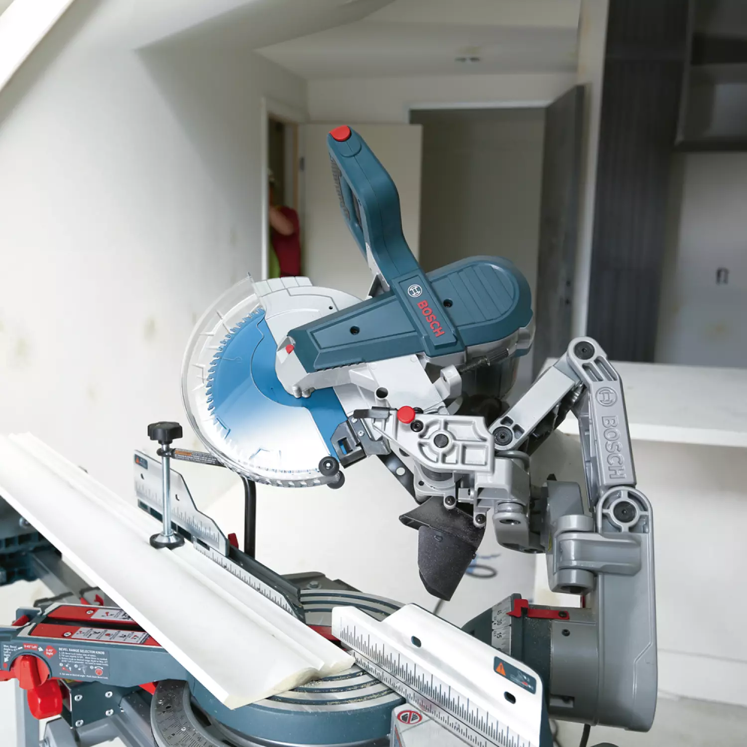 Bosch GCM 10 GDJ Verstek-/ En Afkortzaag Incl. Zaagblad - 254mm - 1800W thumbnail 2