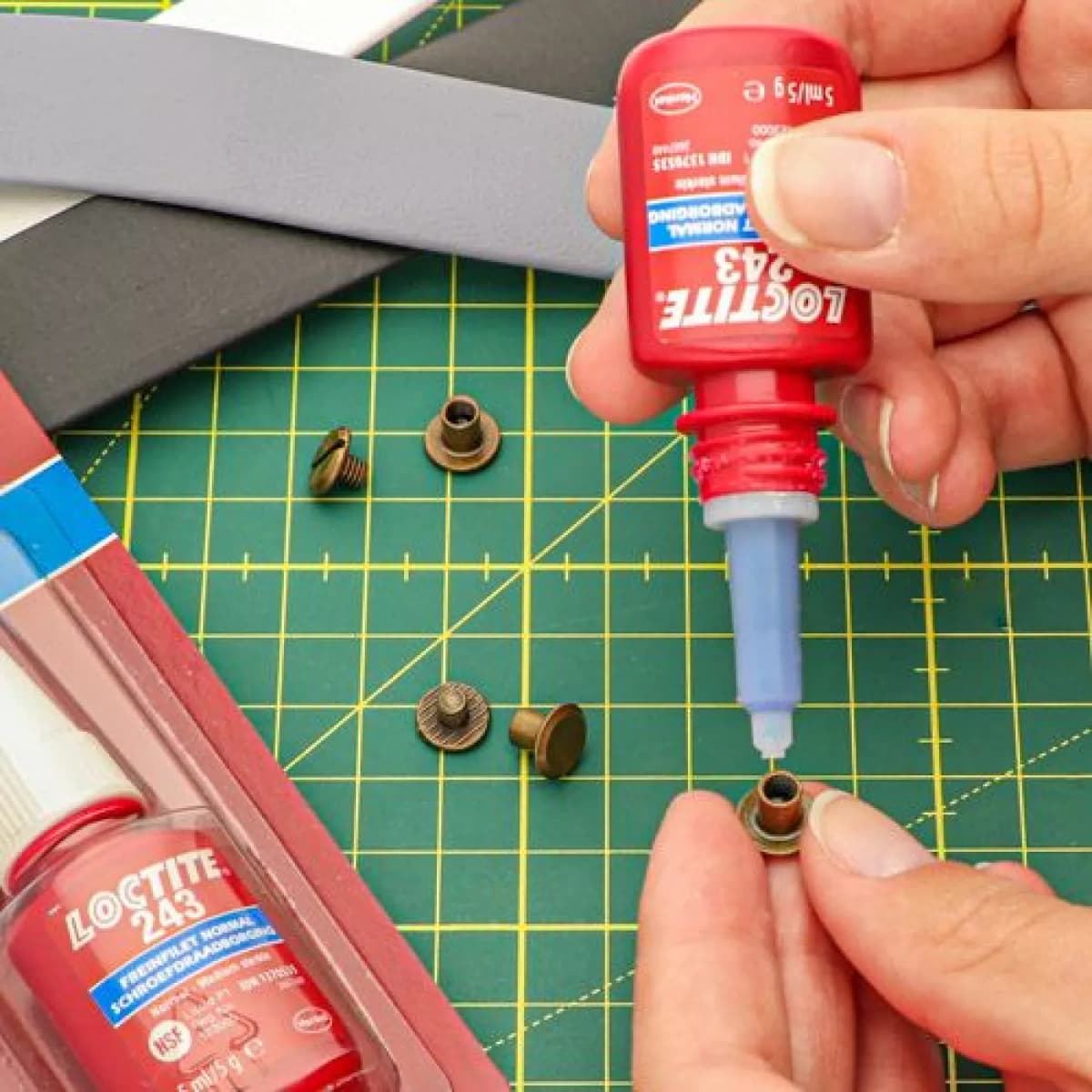 LOCTITE 243 - Schroefdraadborgmiddel - Medium Sterkte - 5 Ml thumbnail 2