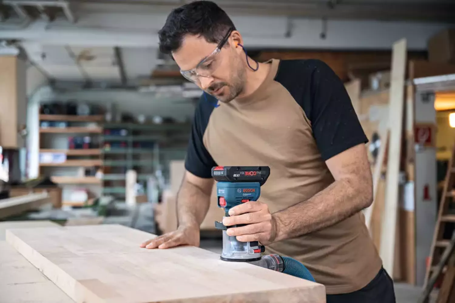 Bosch GKF 18V-8 18V Accu Kantenfrees Body Inclusief Accessoires In L-boxx - 8mm thumbnail 4