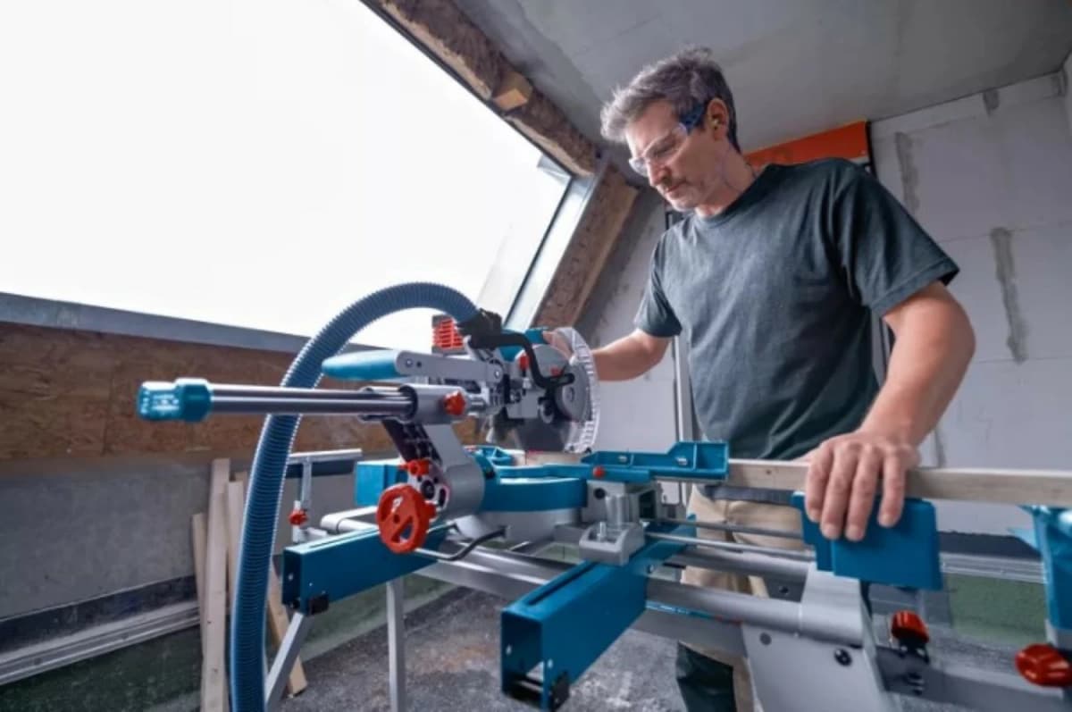 Bosch GCM 18V-216 DC 18V Li-ion Accu Kap- En Verstekzaag Body thumbnail 4