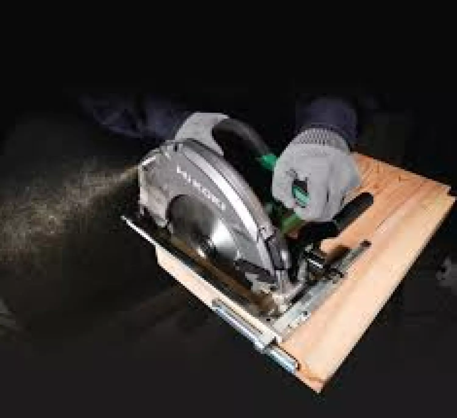 HiKOKI C9U3WBZ Cirkelzaag In Koffer Inclusief Zaagblad - 2000W - 235mm thumbnail 4