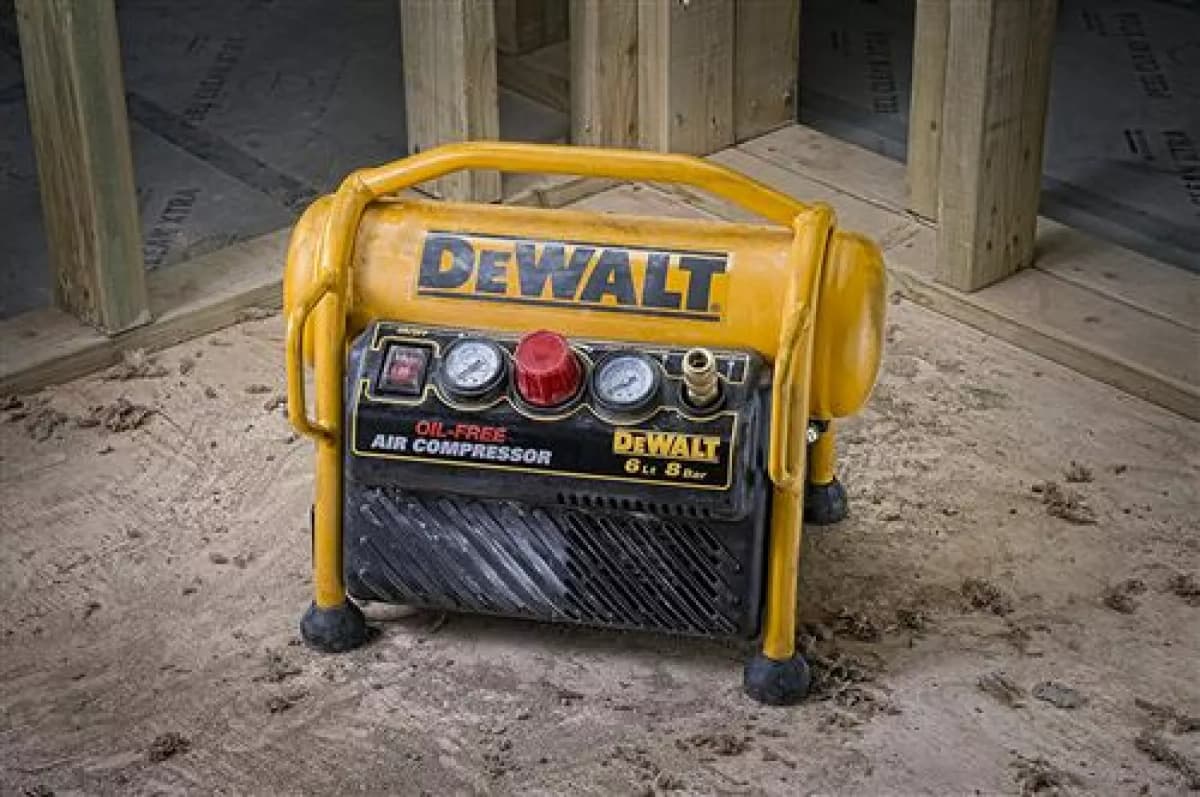 DeWALT DPC6MRC Draagbare Compressor - 6L - 8 Bar - Euro thumbnail 3