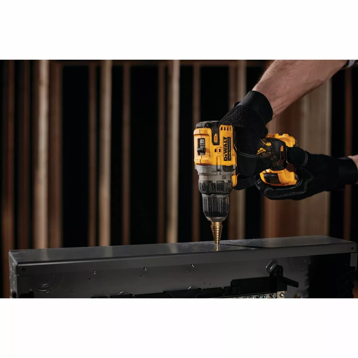 DeWALT DCD701D2-QW 12V Li-ion XR Accu Boor-/schroefmachine Set (2x 2.0Ah) In TSTAK - 57Nm thumbnail 4