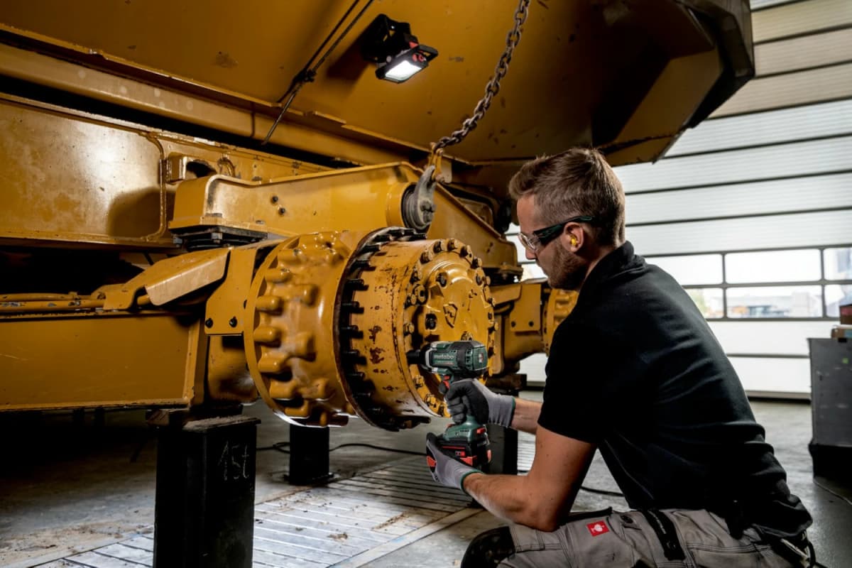 Metabo SSW 18 LTX 1450 BL 18V Li-ion Accu Slagmoersleutel Set (2x 5.5Ah LiHD Accu) In MetaBOX thumbnail 4