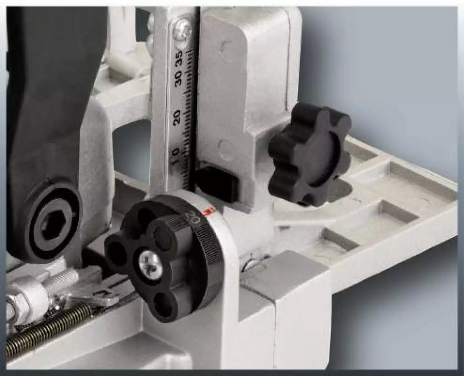 Einhell TC-BJ 900 Lamellendeuvelfrees - 860W - 100 X 22 X 3.8mm thumbnail 4