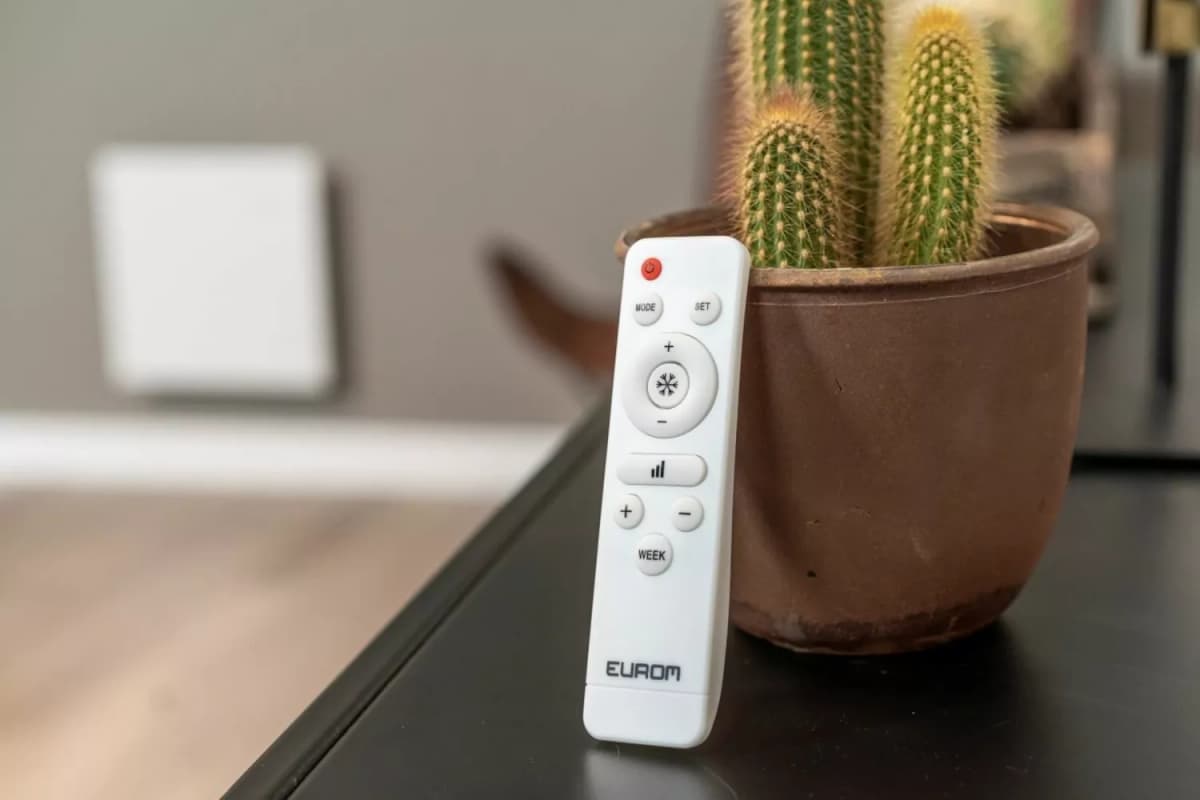 EUROM Mon Soleil Display 650 Wi-Fi Infrarood Wandkachel - 650W - 15kg thumbnail 3