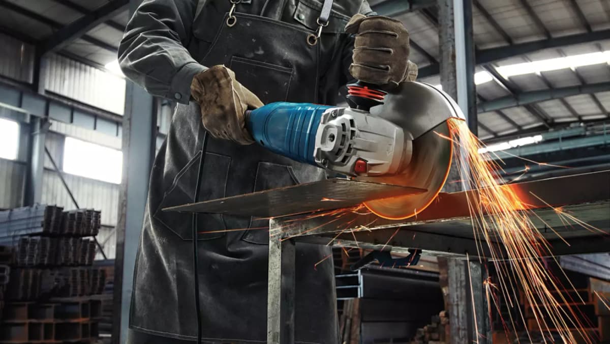 Bosch GWS 24-230 P Haakse Slijper - 2400W - 230mm thumbnail 4