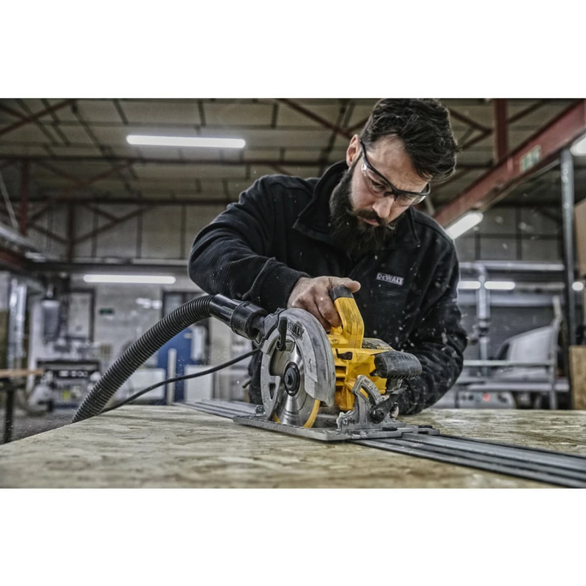 DeWALT DWE576K Cirkelzaag In Koffer - 1600W - 190mm thumbnail 3