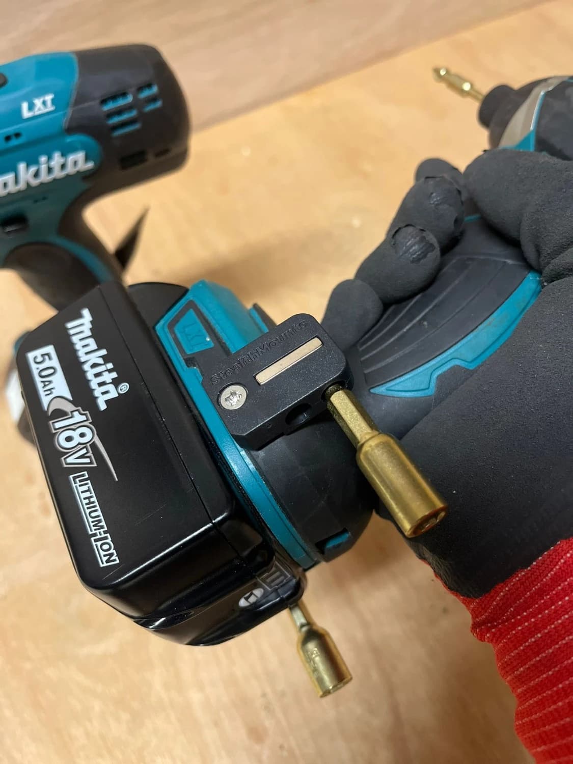 StealthMounts BH-MK-S-BLK-2 BLACK Stubby Magnetische Bithouder Voor Makita - Zwart - 2-pack thumbnail 2