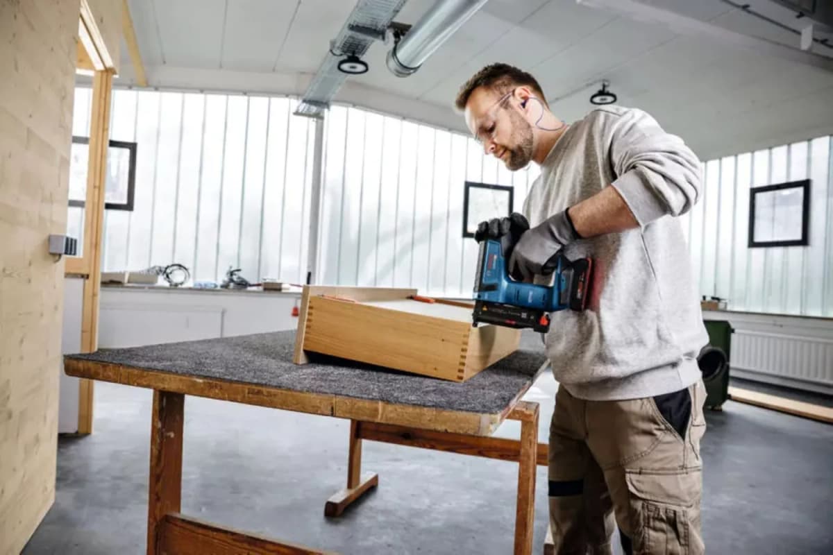 Bosch GNH 18V-35 18V Accu Pin Houttacker Body In L-Boxx - 0,6mm - 15-35mm - Recht thumbnail 3