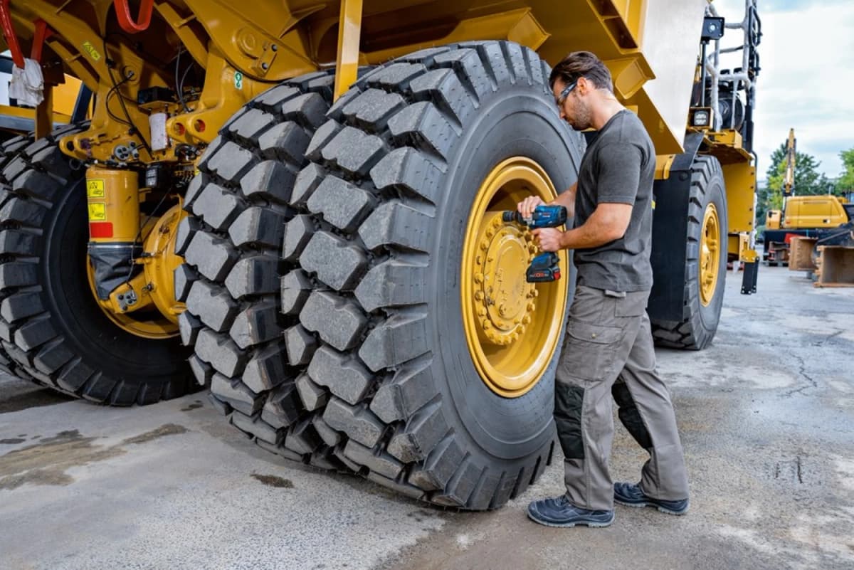 Bosch GDS 18V-1600 HC 18V Accu Slagmoersleutel Set (2x 8.0Ah) In L-Boxx - 1600 Nm thumbnail 2