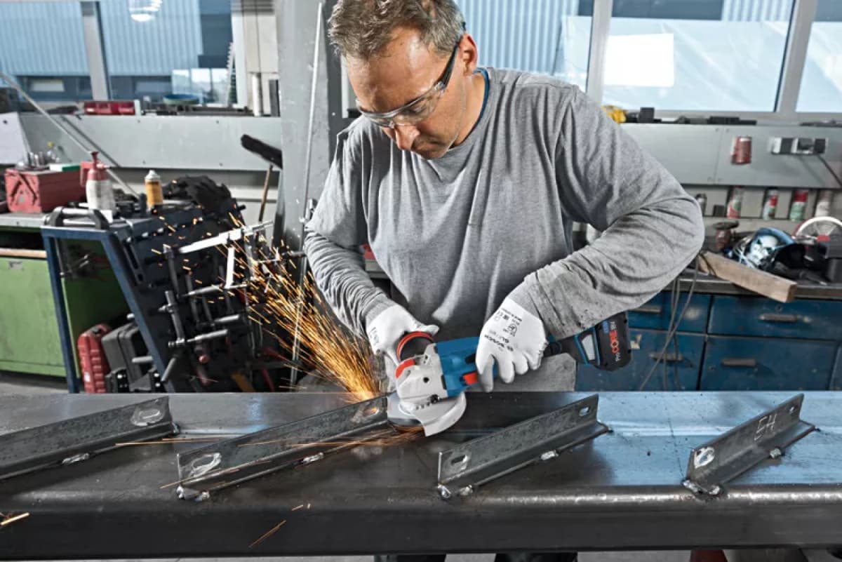 Bosch GWS 18V-15 SC 18V Li-Ion Accu BiTurbo Haakse Slijper In L-boxx - 125mm - Koolborstelloos thumbnail 2