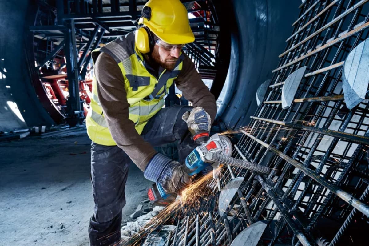 Bosch GWX 18V-15 SC 18V Li-Ion Accu BiTurbo X-LOCK Haakse Slijper Set (2x 8.0Ah Accu) In L-Boxx - 125 Mm - Variabel - Koolborstelloos thumbnail 3