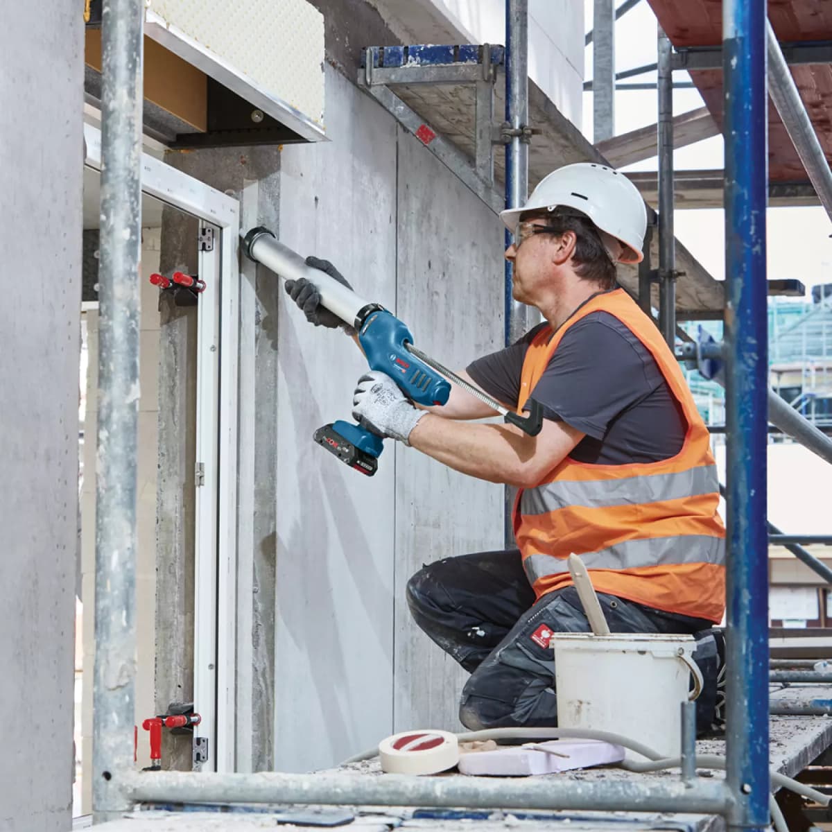 Bosch GCG 18V-600 18V Li-Ion Accu Kitspuit Body thumbnail 2