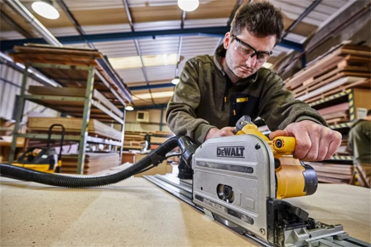 DeWALT DWS520KTR Invalzaag Incl. Geleiderail In TSTAK - 1300W -165mm thumbnail 2