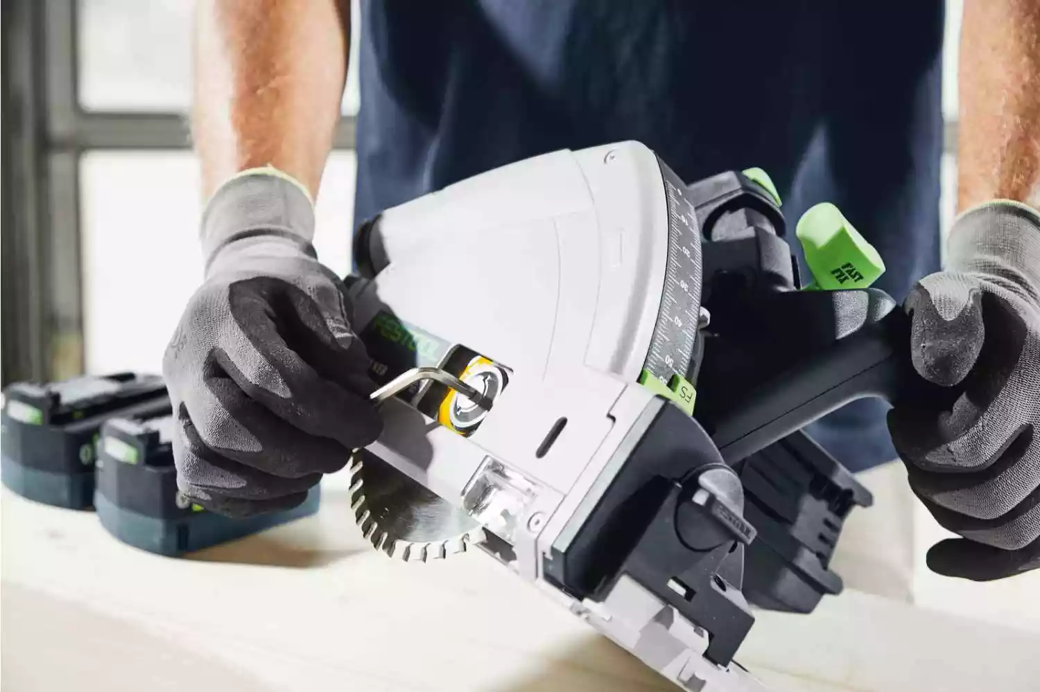 Festool TSC 55 5,0 KEBI-Plus/XL-FS 18V Li-Ion Accu Invalzaag Set (2x 5,0Ah) Incl. Geleiderail In Systainer - 1400mm thumbnail 4
