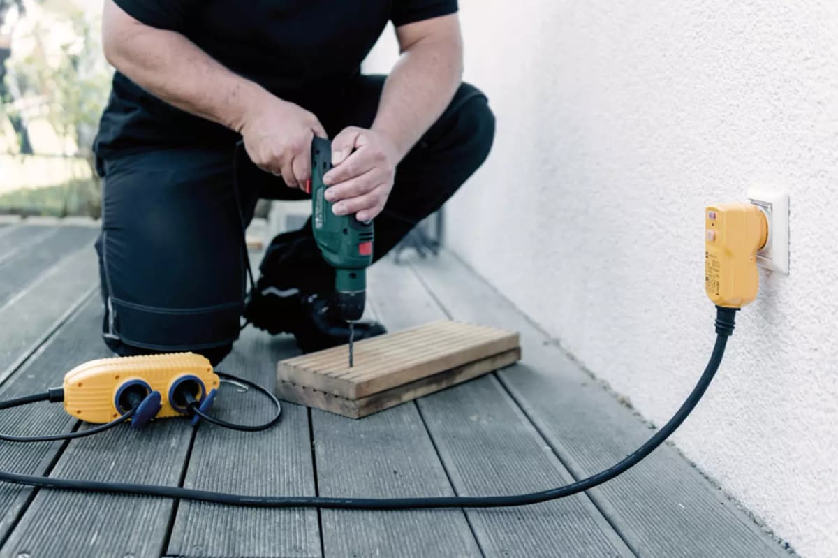 Brennenstuhl 1168720010 Adapterkabel FI IP44 Met Contactdozenblok - H07RN-F 3G1,5 - 5m thumbnail 2