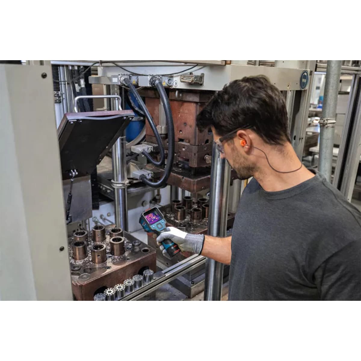 Bosch GTC 12V-450-13 4x 1.5V Warmtebeeldcamera In Tas -20°C T/m 50°C - 256 X 1920px - IP54 thumbnail 4