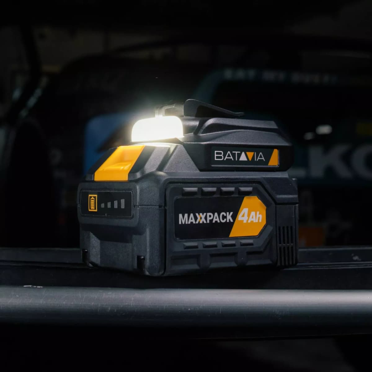 Batavia 7064210 Maxxpack 18V Li-Ion Accu Laadadapter Met Zaklamp thumbnail 4