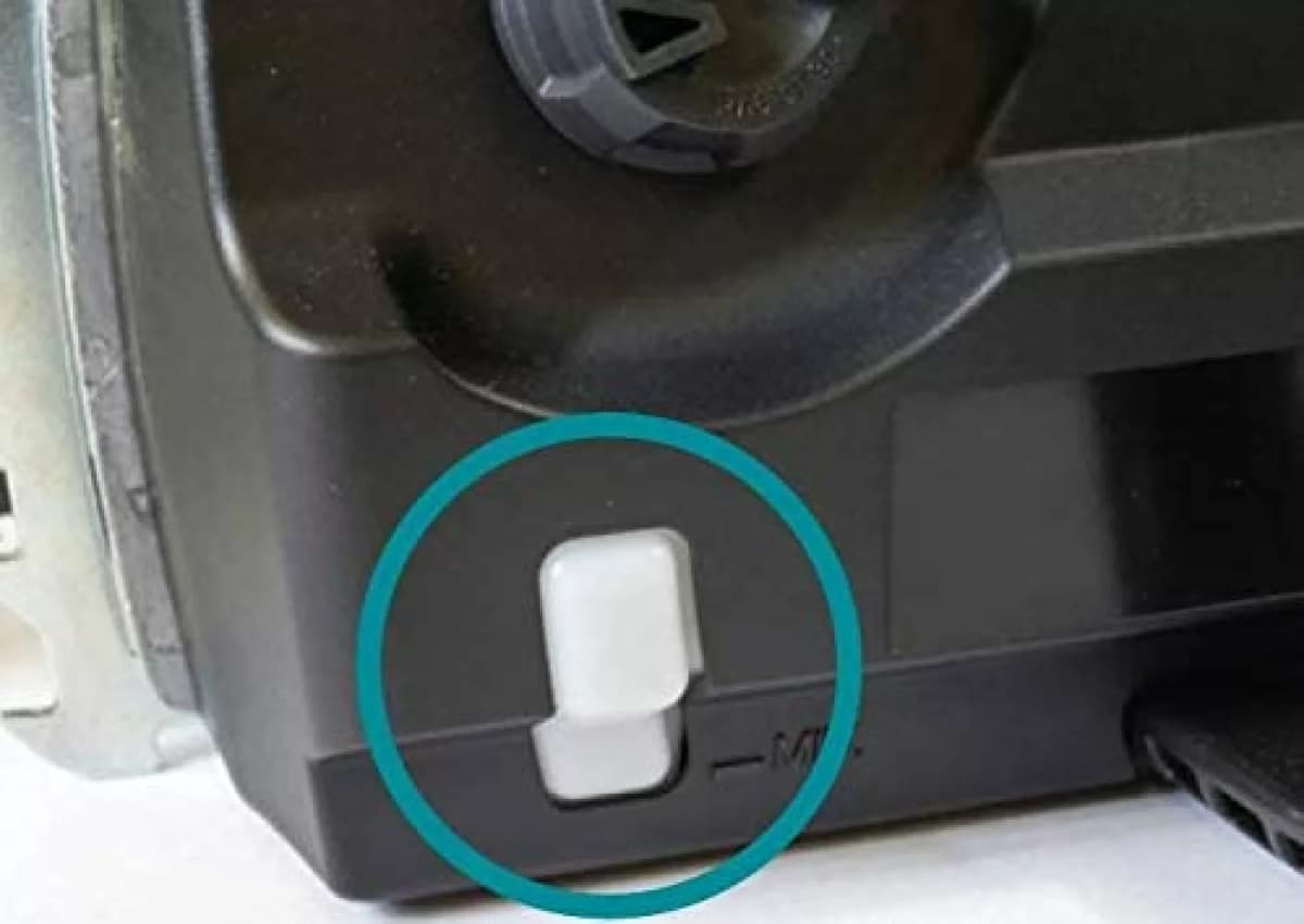 Makita UC4051A Kettingzaag 2000W - 40cm thumbnail 4