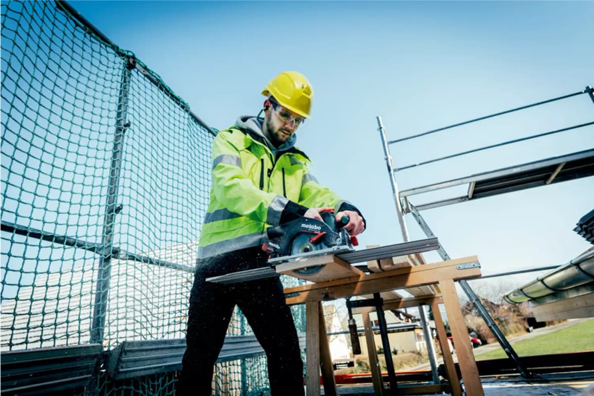 Metabo KS 18 LTX 57 BL 18V Li-ion Accu Cirkelzaag Body In MetaBox Incl. FS 160 (1600mm) Geleiderail - 165mm thumbnail 3