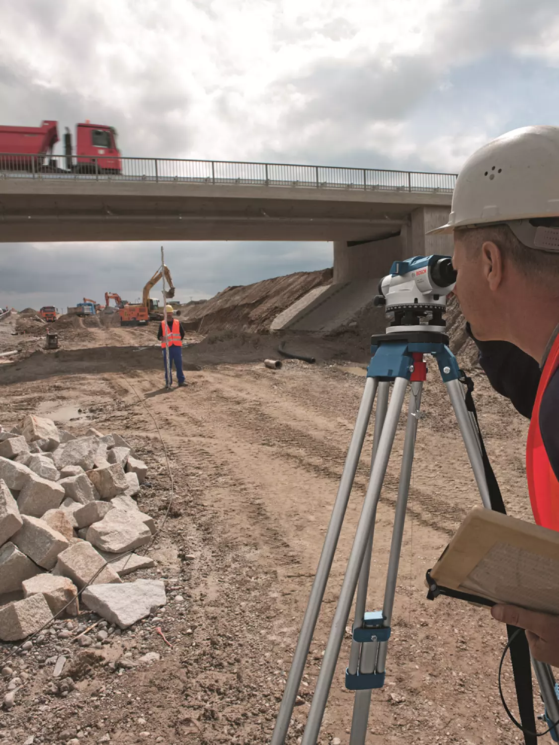 Bosch GOL 26 D Optisch Waterpastoestel Met Vergrotingsfactor - 100mm - In Koffer + BT 160 Bouwstatief - 160cm + GR 500 Meetlat 5M thumbnail 2