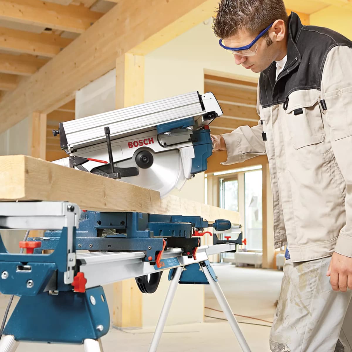 Bosch GTM 12 JL Tafel Afkort- Verstekzaag / Combinatiezaagmachine - 1800W - 305 X 30mm thumbnail 3