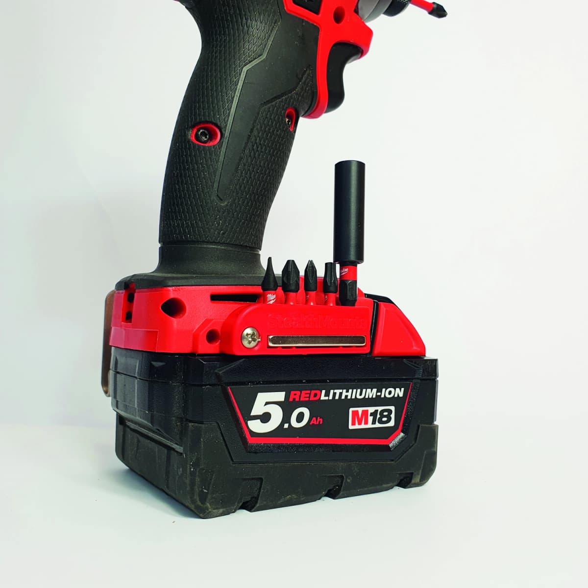 StealthMounts BH-MW18-RED-2 Magnetische Bithouder Voor Machines Milwaukee M18 - Rood - 2-pack thumbnail 2