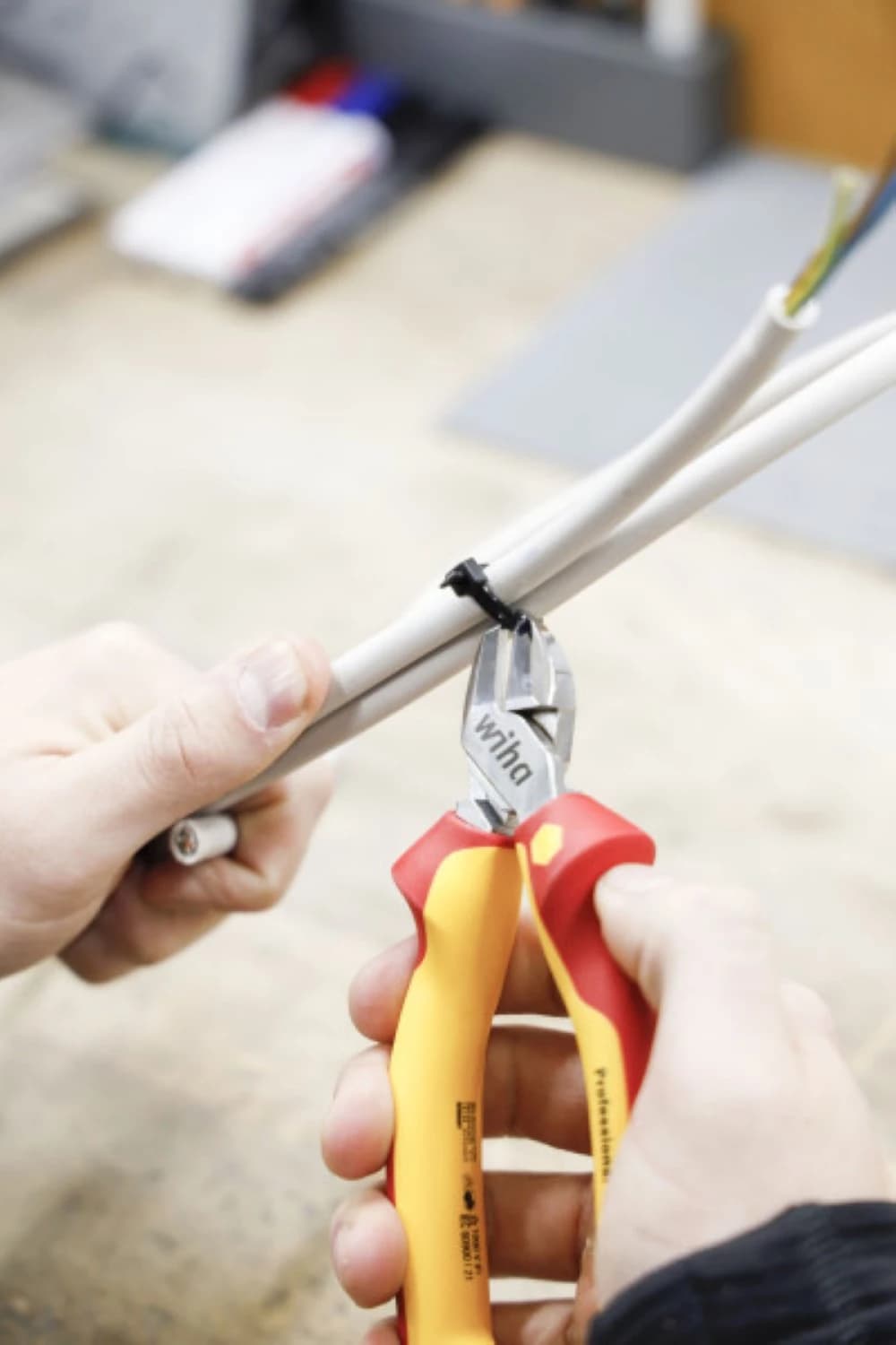 Wiha Z12118006 Professional Electric Zijkniptang Met DynamicJoint - 180mm thumbnail 4