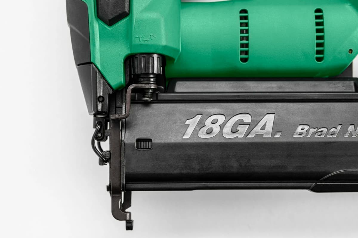 HiKOKI NT1850DAW6Z 18V Accu Spijkerapparaat Body In HSC IV Koffer - 18 Gauge thumbnail 3