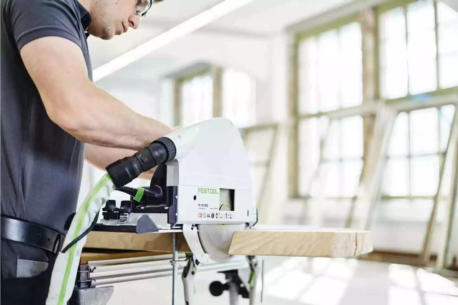 Festool TS 75 EBQ-Plus-FS Invalcirkelzaagmachine In Systainer - Incl. Geleiderail thumbnail 4