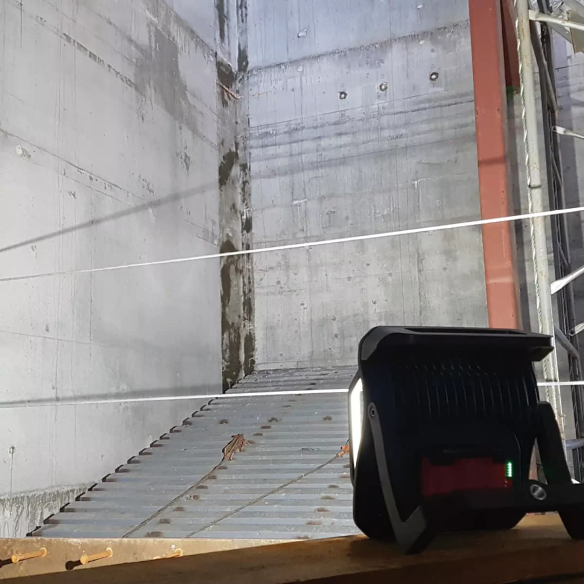 Bosch GLI 18V-4000 C 18V Li-Ion Accu Lamp - 4000Lm thumbnail 4