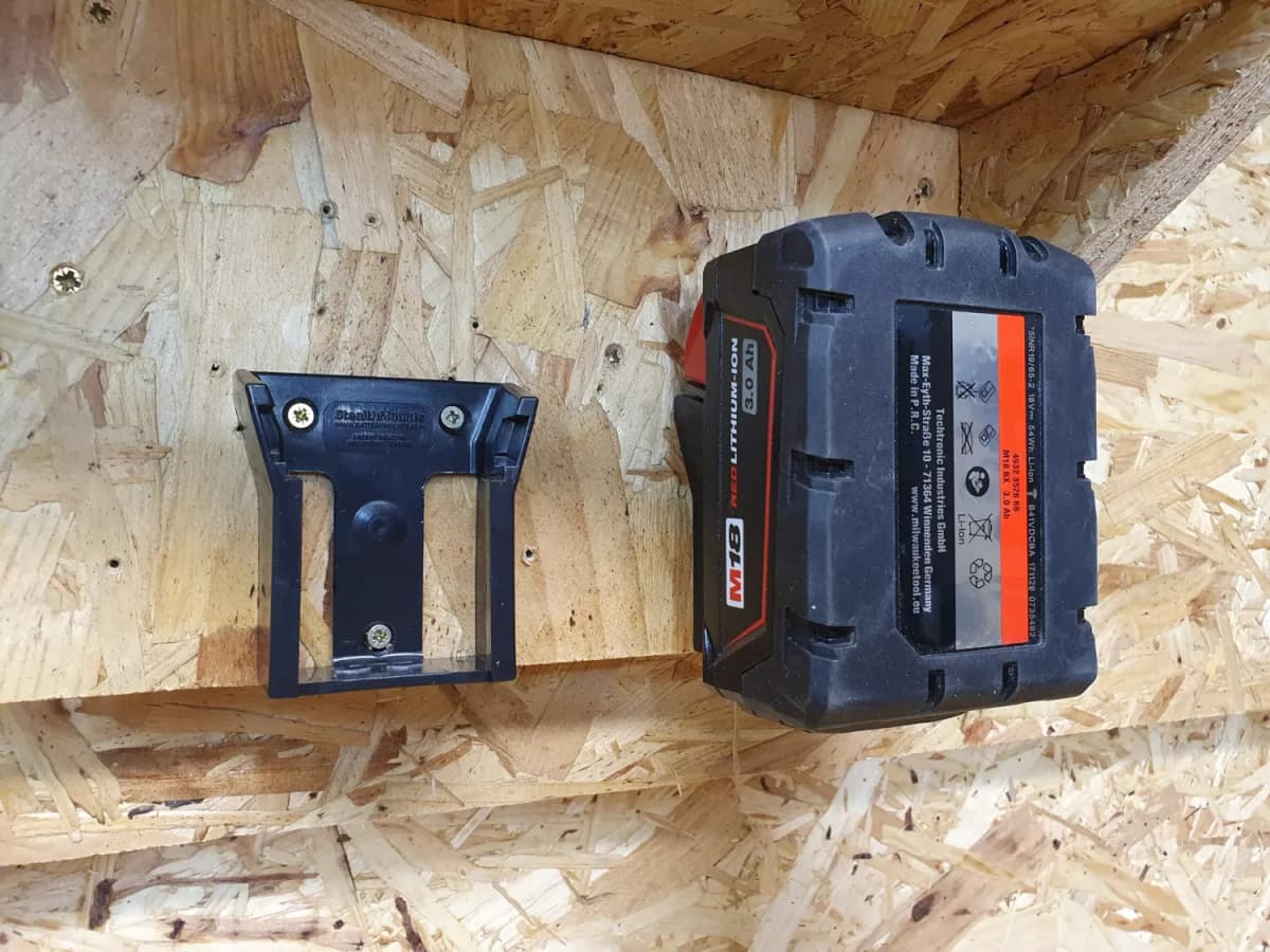 StealthMounts BM-MW18-BLK-6 Accuhouder Voor Milwaukee M18 - Zwart - 6-pack thumbnail 4