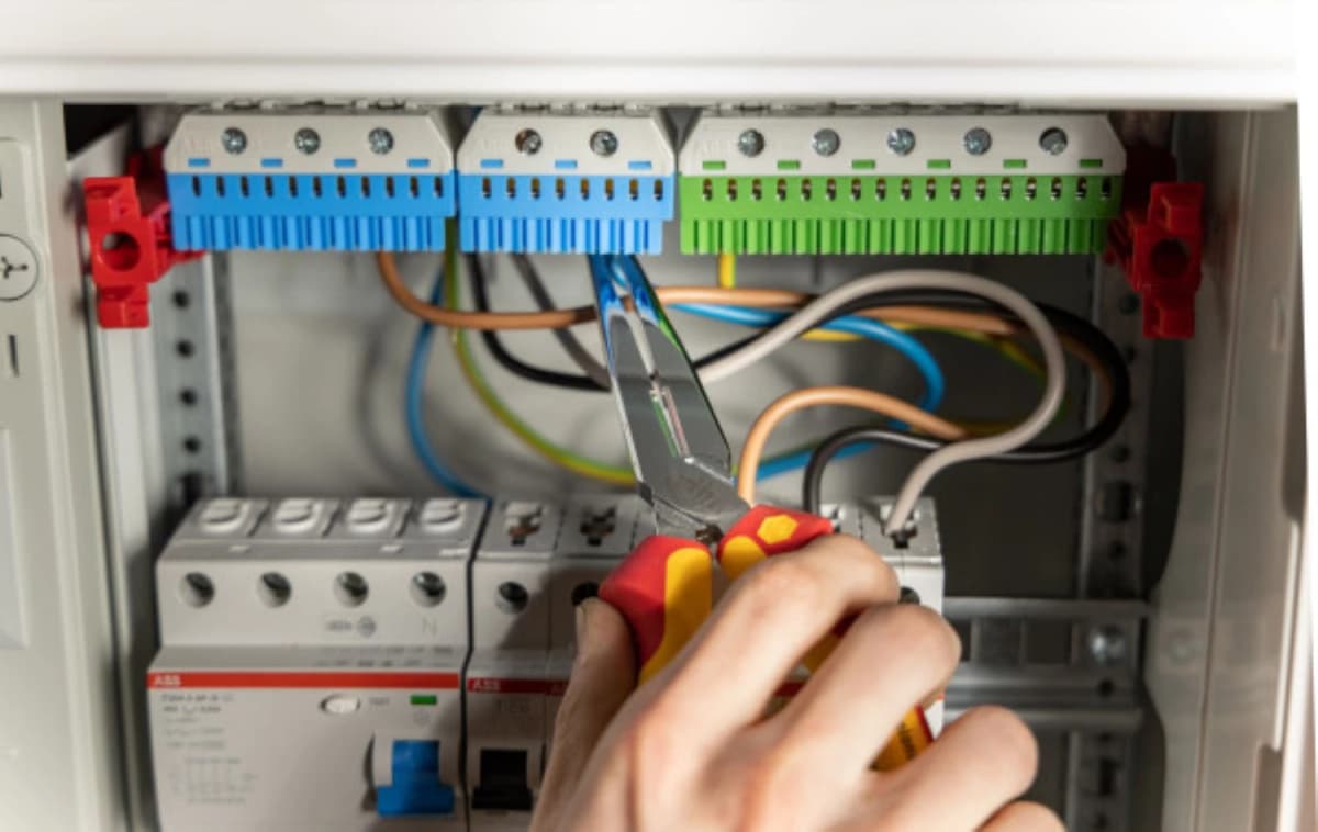 Wiha Z05016006SB Punttang Professional Electric - 160mm thumbnail 2