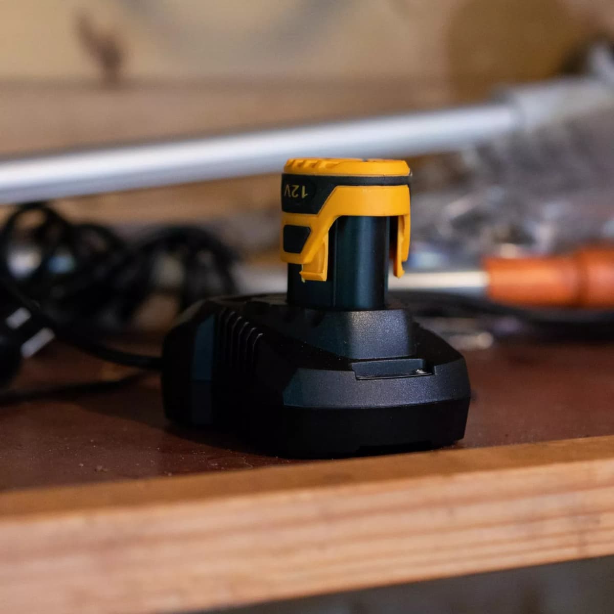 Batavia 7064222 Fixxpack 12V Li-Ion Accu Snellader - 2.4Ah thumbnail 2