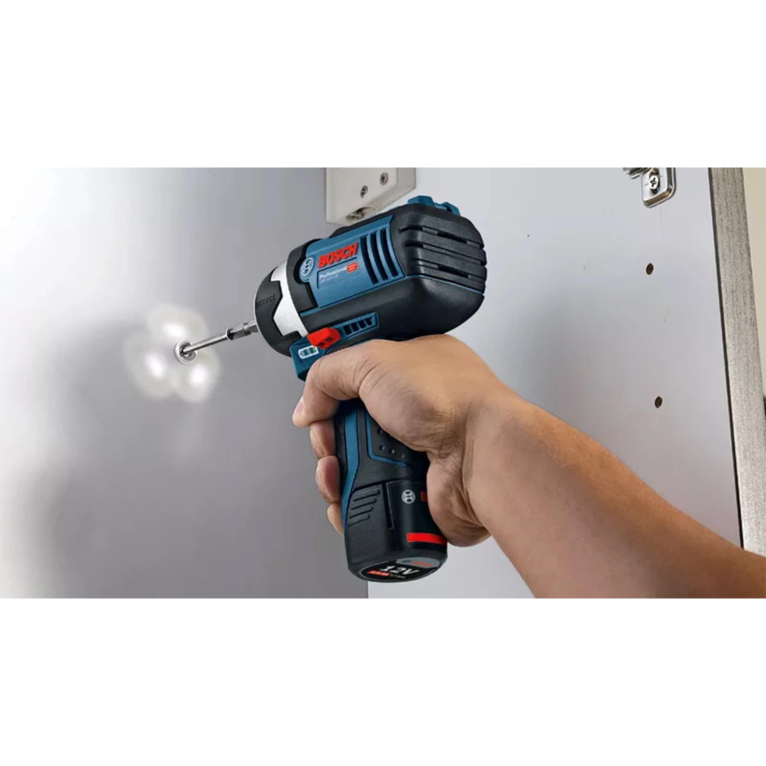 Bosch GDR 12V-105 12V Li-Ion Accu Slagschroevendraaier Set (2x 2.0Ah Accu) In L-Boxx thumbnail 3