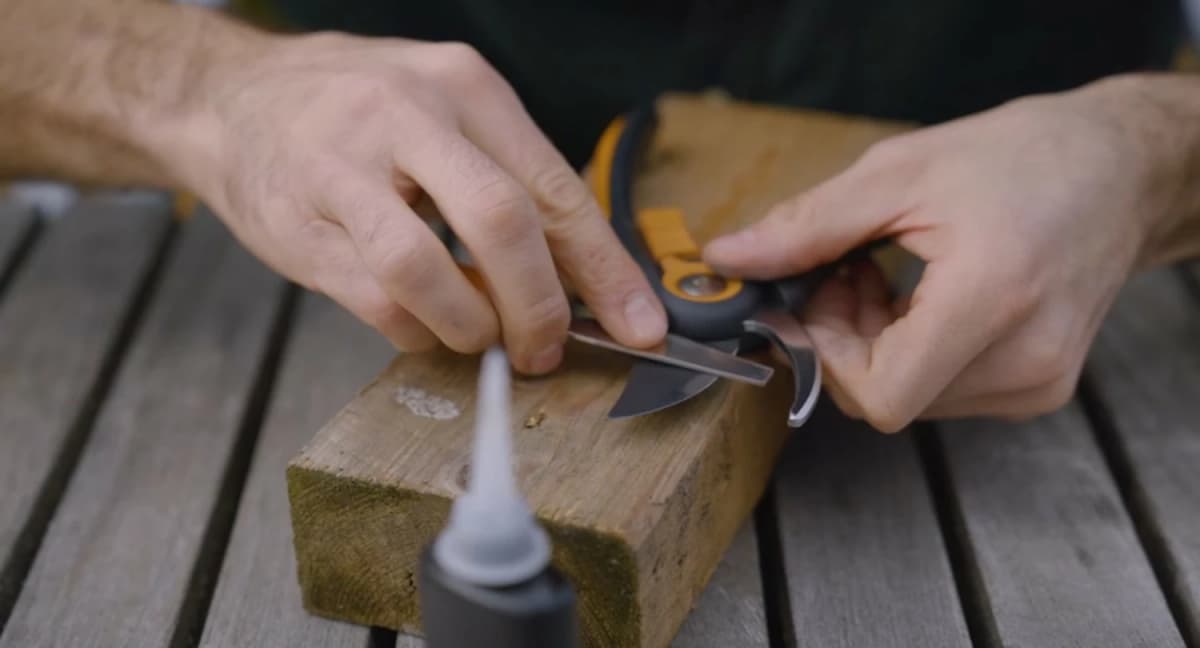 Fiskars 110990 Onderhoudsset Voor Snoeigereedschappen thumbnail 4