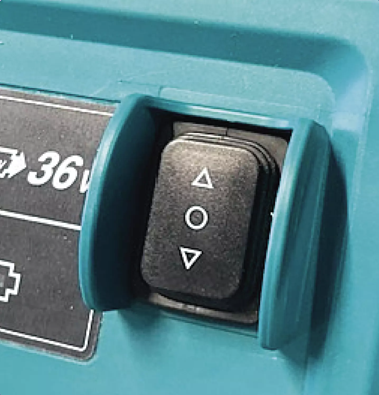 Makita DUC601Z LXT 2x18V Li-ion Accu Transporter Met Schaarlift thumbnail 4