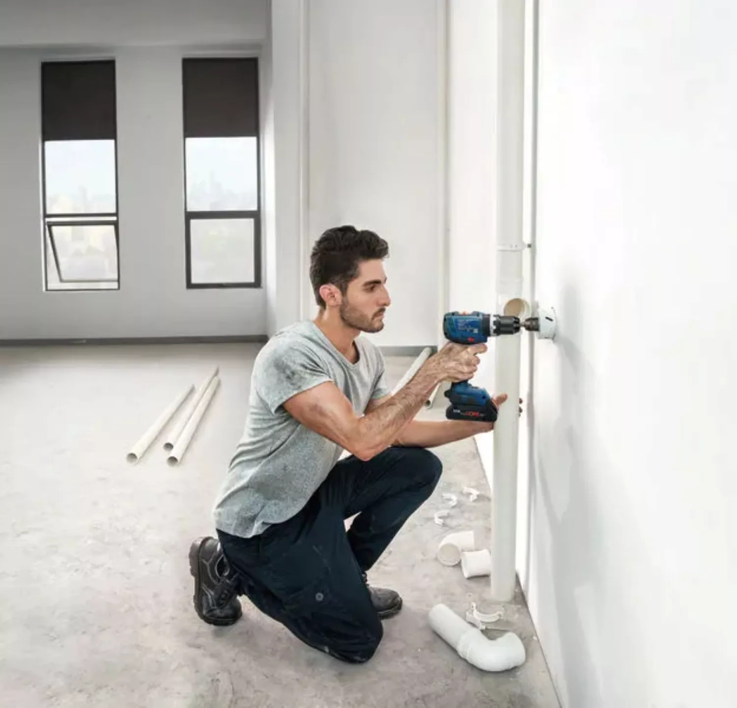 Bosch 18V Accu Klopboormachine (GSB 18V-65)&Accu Haakse Slijper (GWS 18V-8) Combiset (2x 4.0Ah + Lader) thumbnail 2