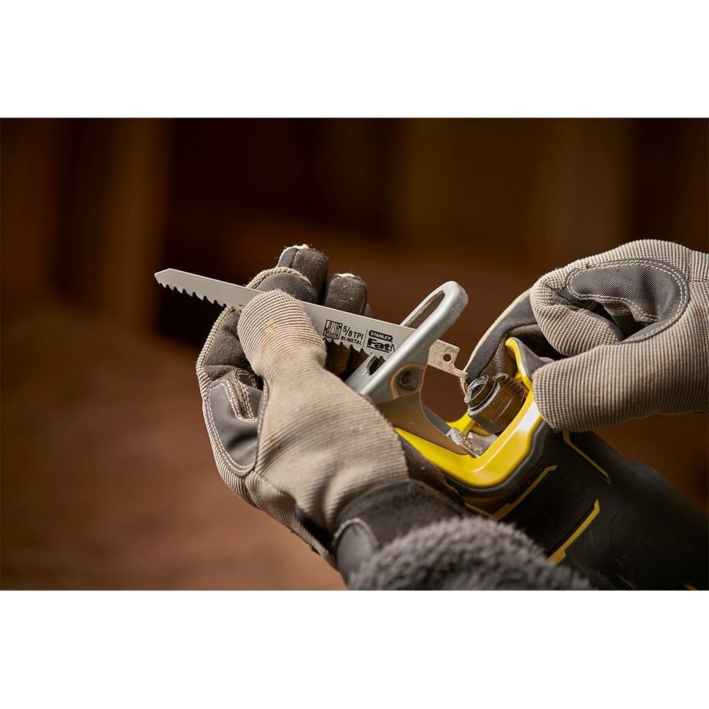 Stanley Fatmax® V20 18V 2X2.0AH Brushless Reciprozaag  - SFMCS310D2K thumbnail 2