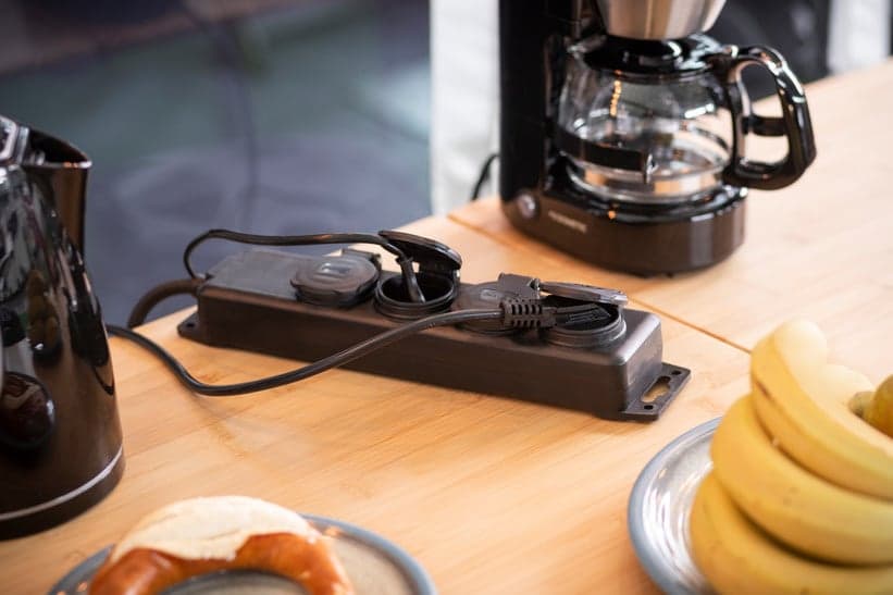 Brennenstuhl Stekkerdoos IP44 4-voudig - 2m  3G1,5 - Zwart thumbnail 3