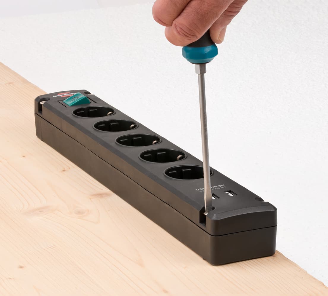 Brennenstuhl Bremounta Stekkerdoos 5-voudig met USB-laadfunctie thumbnail 4