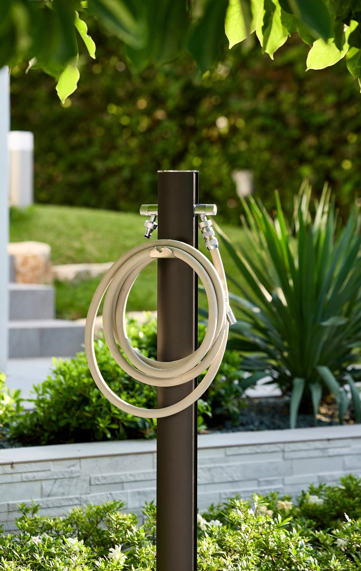 Aquapoint TOTEM Oval Metal Black 120CM - L 9CM thumbnail 8